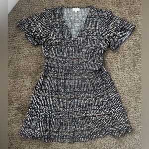 LOFT Navy and White Printed Short Sleeve V-Neck Dress